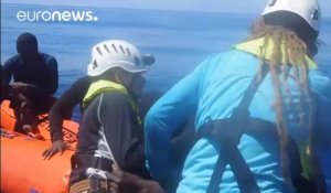 « Miracle », un bébé migrant né en mer