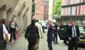 Londres: les parents de Sophie Lionnet quittent le tribunal