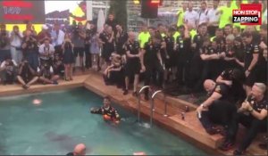 F1 - Grand Prix de Monaco : Daniel Ricciardo se jette dans l'eau pour fêter sa victoire (Vidéo)