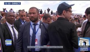 Défilé du 14 juillet : Emmanuel Macron réconforte un pupille de la nation qui fond en larmes dans ses bras