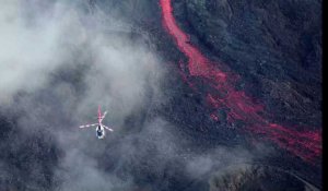La Réunion : un drone filme le piton de la Fournaise en éruption