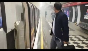 Londres : Évacuation d'un métro après une détonation et la présence de fumée (Vidéo)
