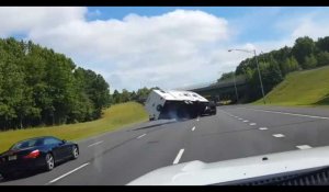 Etats-Unis : Il perd le contrôle de sa caravane sur l'autoroute, les images impressionnantes (Vidéo)