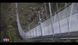 Le plus long pont suspendu au monde inauguré en Suisse (vidéo)