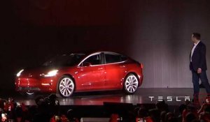 Pour la Tesla "Model 3", Elon Musk n'a pas lésiné sur la mise en scène