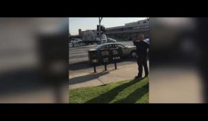 Un chauffard fou percute d'autres véhicules avant de prendre la fuite (vidéo)