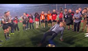 L'incroyable danse de victoire d'un entraîneur de rugby totalement survolté (vidéo)