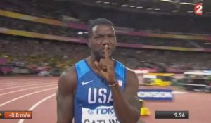 Justin Gatlin bat Usain Bolt : hué par la foule, il fait taire le stade (Vidéo)