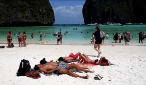 Thaïlande: la baie rendue célèbre par "La plage" reste fermée