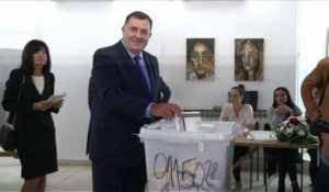 Le leader des Serbes de Bosnie Milorad Dodik vote aux élections