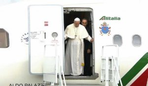 Le pape François atterrit à Vilnius pour sa tournée dans les Pays baltes