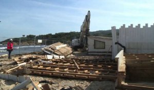 Les bulldozers à Pampelonne pour une plage plus sauvage