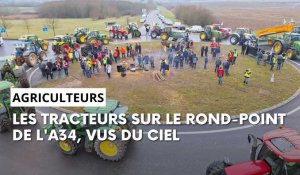 Ardennes: les tracteurs sur le rond-point de l'A34, vus du ciel