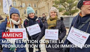 Manifestation contre la promulgation de la loi immigration à Amiens