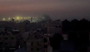 Des nuages de fumée s'élèvent de l'ouest de Rafah après une frappe
