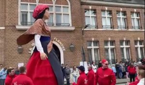 Carnaval de Steenvoorde : dans les pas de Rosalie 2, la nouvelle géante des Amis du Ryveld.