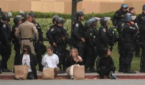 Etats-Unis : des étudiants arrêtés à UCLA après le démantèlement du campement pro-palestinien