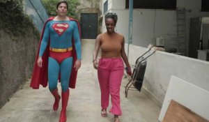 Sosie malgré lui, un avocat brésilien joue les Superman
