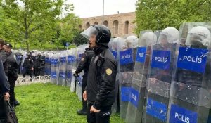 La police anti-émeute face aux manifestants du 1er mai à Istanbul