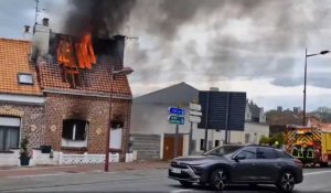 A Calais, une maison détruite par les flammes, route de Saint-Omer