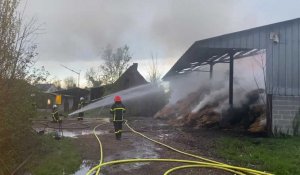 Un feu de bâtiment agricole prive deux rues de courant à Vendin-lès-Béthune