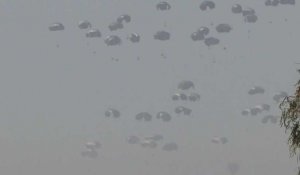 Images de l'aide parachutée à Gaza, vue depuis Israël
