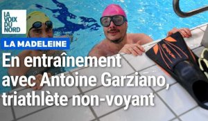 Antoine Garziano, triathlète non-voyant, s’entraîne avec Mickaël Rouillère à la piscine de La Madeleine