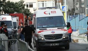Les services d'urgence sur les lieux de l'incendie à Istanbul