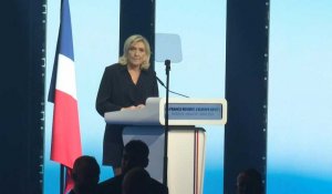 Européennes: Marine Le Pen dénonce un président Macron "en état de siège"