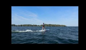 Surfer sur le Lac du Der en planche électrique