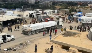 Des camions d'aide à Rafah, la guerre Israël/Hamas entre dans son 7ème mois