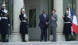 Emmanuel Macron reçoit son homologue centrafricain
