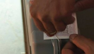 Inde/élections: Fermeture des bureaux de vote à Mathura, dans l'Uttar Pradesh