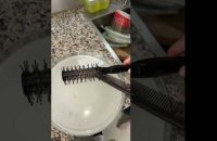 TUTO: NETTOYER SA BROSSE À CHEVEUX FACILEMENT!