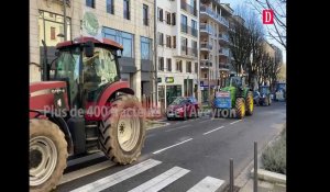 Le centre-ville de Rodez est envahi par 400 tracteurs