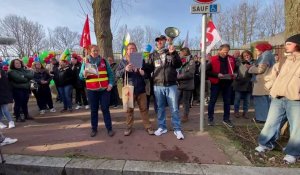 Calais : le personnel de l'Education nationale manifeste