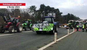 VIDÉO. Une cinquantaine de tracteurs partent de Seiches-sur-le-Loir en direction d’Angers