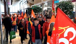 Une centaine de manifestants à Auchan Longuenesse