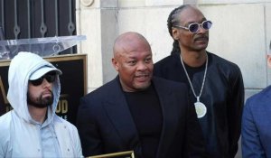 Le rappeur américain Dr. Dre reçoit l'étoile du Hollywood Walk of Fame