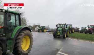 VIDEO. Une trentaine de tracteurs se dirigent depuis Bressuire vers Poitiers, via Parthenay