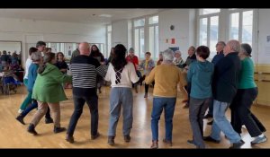 VIDÉO. À Ploërmel, ils s'initient au Rond de Saint-Vincent, danse traditionnelle bretonne