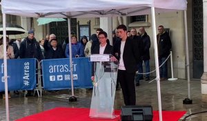 Arras : roses blanches et applaudissements pour les « héros » du lycée Gambetta