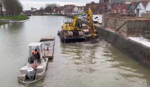Saint-Omer : Le curage du canal a commencé