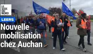 Des salariés en colère manifestent à Auchan Leers