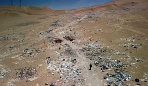 Chili : les décharges de vêtements du désert d’Atacama