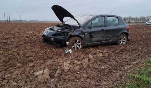 Une conductrice enceinte légèrement blessée après un accident entre deux voitures près de Ficheux
