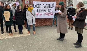 Manifestation devant le lycée Pasteur d’Hénin-Beaumont