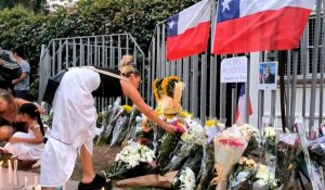 Les Chiliens déposent des fleurs devant la maison de l'ancien président Piñera décédé