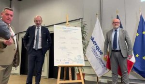 Dunkerque : Roland Lescure, ministre de l'Industrie, signe la convention ZIBaC