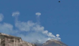 Italie: l'Etna, seigneur des anneaux de fumée